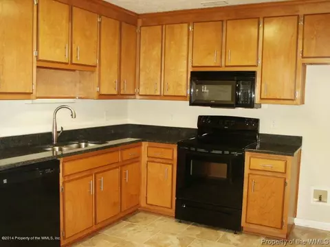 2 Nurmi Ln, Hampton, VA 23666 photo 3