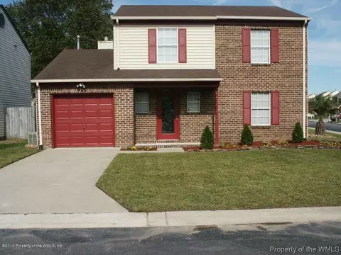 2 Nurmi Ln, Hampton, VA 23666 photo 1