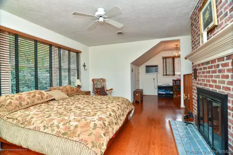 250 E Queens Dr, Williamsburg, VA 23185 photo 19