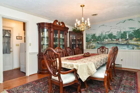 250 E Queens Dr, Williamsburg, VA 23185 photo 5
