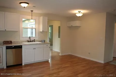 411 Roane Dr, Hampton, VA 23669 photo 6