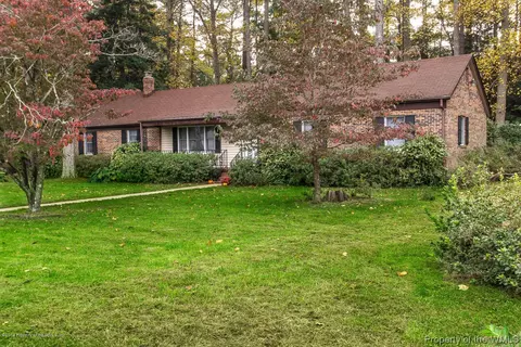 401 Riverside Dr, Lanexa, VA 23089 photo 2
