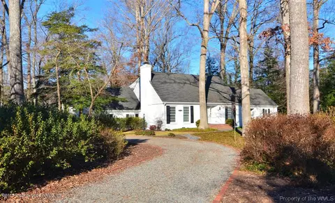291 E Queens Dr, Williamsburg, VA 23185 photo 2