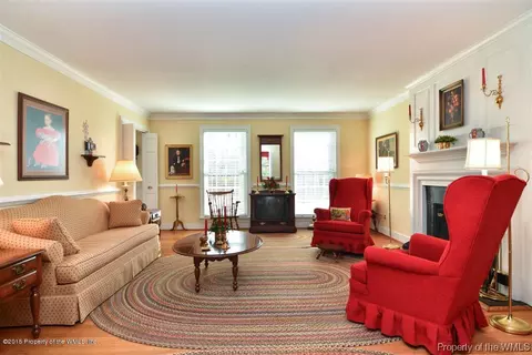 291 E Queens Dr, Williamsburg, VA 23185 photo 7