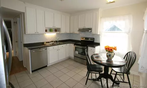 113 Long Bridge Rd, Hampton, VA 23669 photo 3