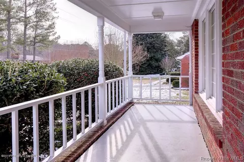 103 Willow Dr, Williamsburg, VA 23185 photo 2