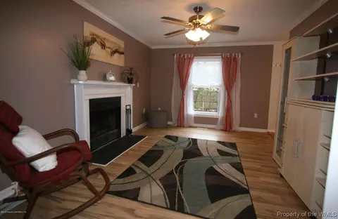 4 Little Oak Ln, Hampton, VA 23669 photo 2