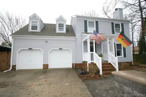 4 Little Oak Ln, Hampton, VA 23669 photo 1