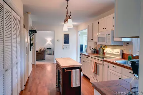 197 The Maine, Williamsburg, VA 23185 photo 14