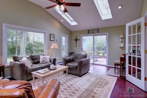 197 The Maine, Williamsburg, VA 23185 photo 16
