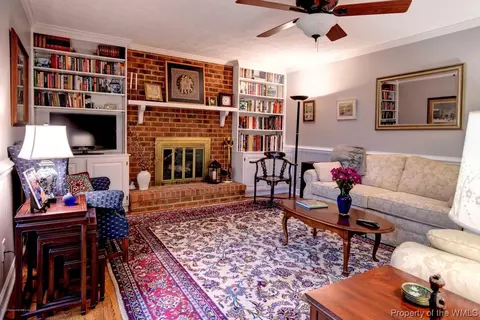7 Honeysuckle Hl, Hampton, VA 23669 photo 4