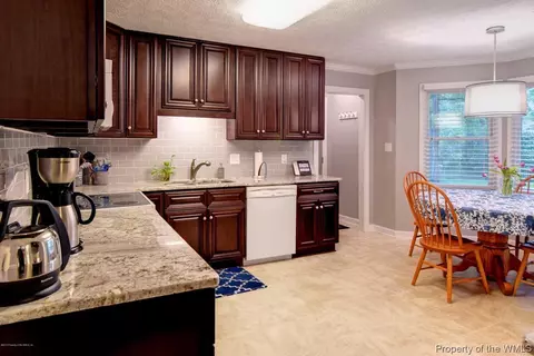 7 Honeysuckle Hl, Hampton, VA 23669 photo 17