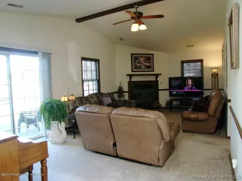 34 Sandy Lake Dr, Hampton, VA 23666 photo 4
