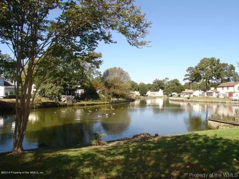 34 Sandy Lake Dr, Hampton, VA 23666 photo 3