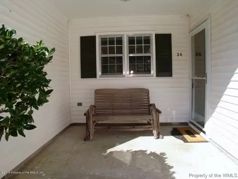 34 Sandy Lake Dr, Hampton, VA 23666 photo 2