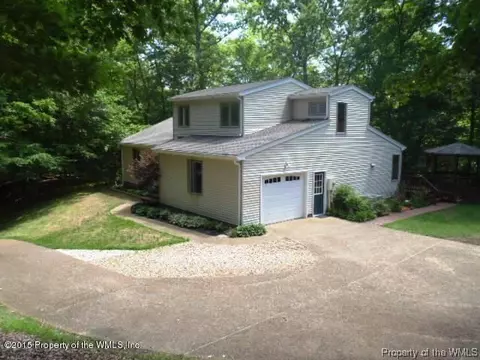 123 Devonshire Dr, Williamsburg, VA 23188 photo 1