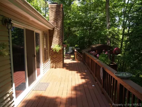 123 Devonshire Dr, Williamsburg, VA 23188 photo 2