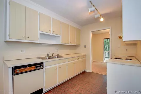 110 Fall E, Williamsburg, VA 23188 photo 14