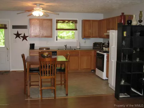 4581 N Waterside Dr, Lanexa, VA 23089 photo 9