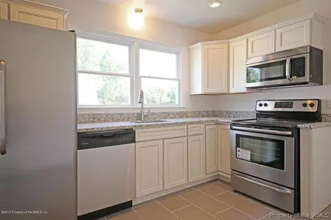 414 Celey St, Hampton, VA 23661 photo 9