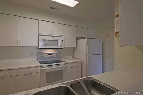 706 Queens Path, Williamsburg, VA 23185 photo 7
