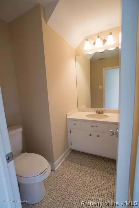 4 Springmeadow Ct, Hampton, VA 23666 photo 4