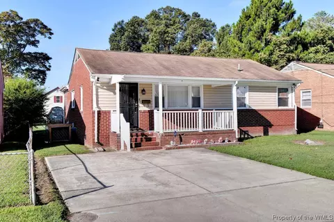 381 Dewey Ave, Hampton, VA 23661 photo 3