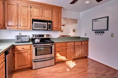 381 Dewey Ave, Hampton, VA 23661 photo 10