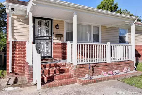 381 Dewey Ave, Hampton, VA 23661 photo 4