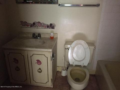 599 W 2nd Ave, Franklin, VA 23851 photo 14