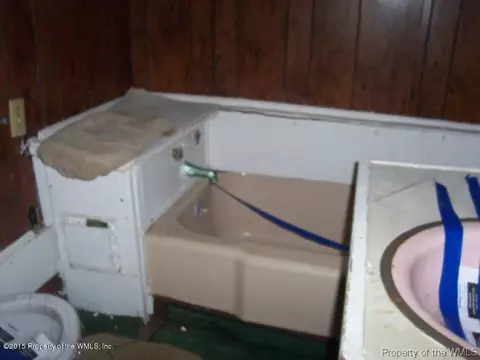 1397 Greys Point Rd, Topping, VA 23169 photo 9