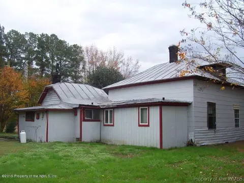 1397 Greys Point Rd, Topping, VA 23169 photo 2