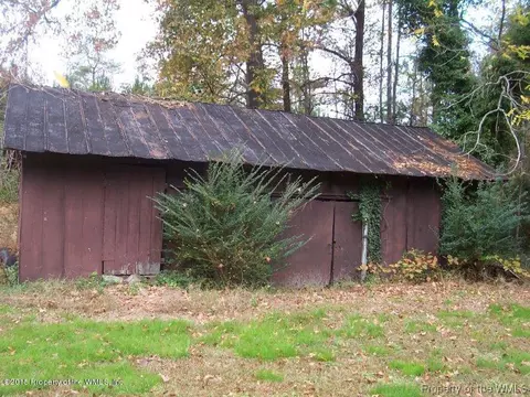 1397 Greys Point Rd, Topping, VA 23169 photo 3